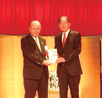左:芝信用金庫望月理事長 右:財団引地理事長