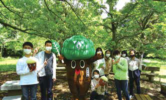 かながわ緑の大使事業かながわ緑の大使は令和2年より始まり、令和3年は８名による活動