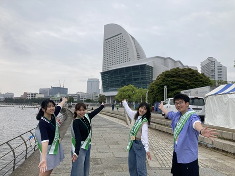①臨港パークに4人集結 臨港パークにかながわ緑の大使4名全員集合!