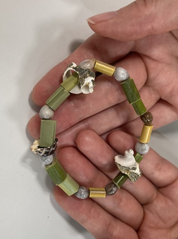 作品アップ ジュズダマや貝殻をトッピングした作品