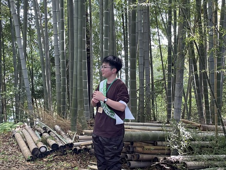 2026年4月　竹林整備参加者の前で挨拶
